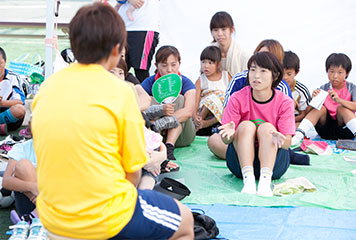 質問を受ける大野選手