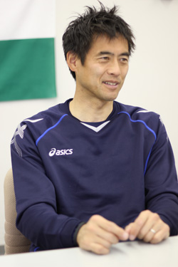 インタビューを受ける川口能活選手