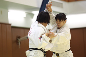 練習に励む片桐夏海選手