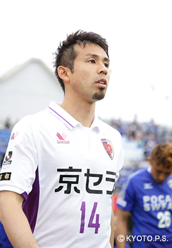 試合中の山瀬功治選手