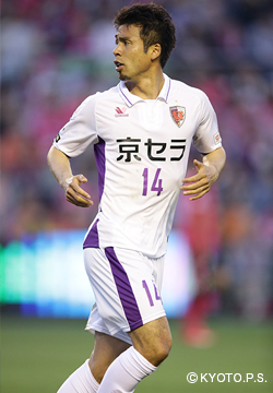 試合中の山瀬功治選手