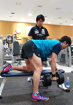インタビューを受ける田中礼人さん