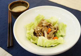 きのことキャベツのホットサラダ