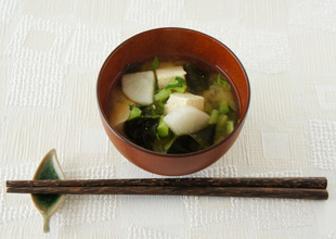 大根とわかめのお味噌汁